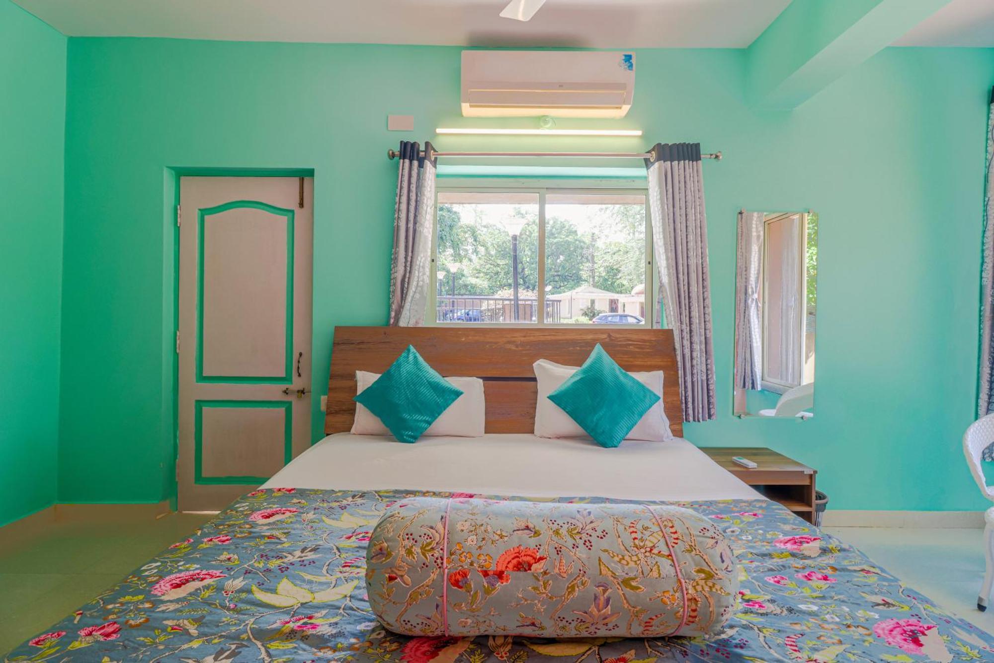 4Bhk Sparkling Apartment Near Beach Pool & Bar 2Bhkx2 ヴァガトール 部屋 写真